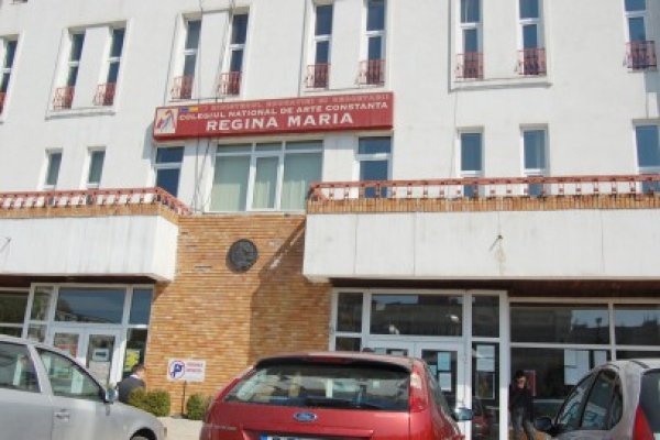 Spectacol de lieduri şi romanţe la Colegiul 